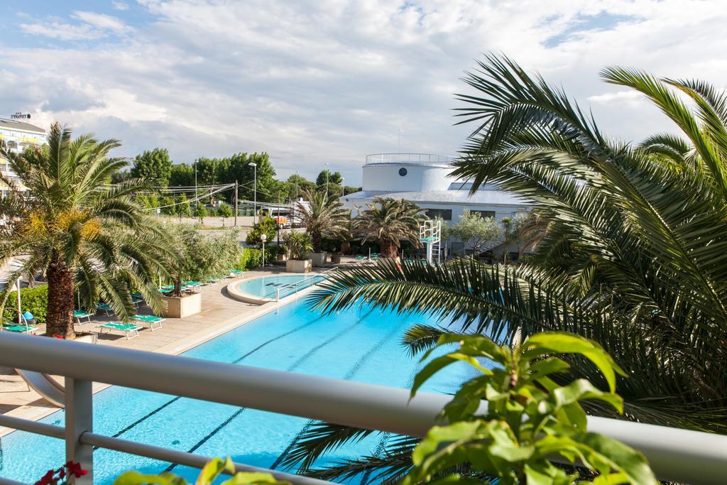 Hotel Cormoran Каттолика Экстерьер фото