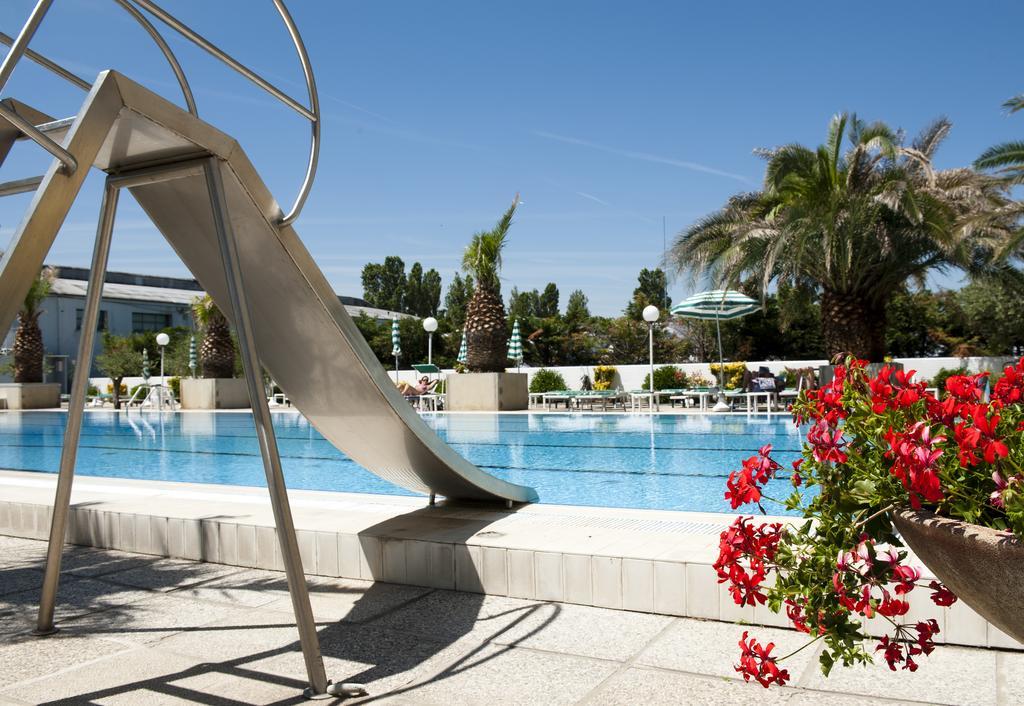 Hotel Cormoran Каттолика Экстерьер фото